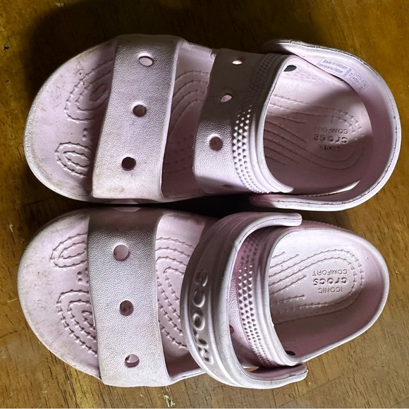 Pink crocs sandals (child size 9) - Picture 2 of 5